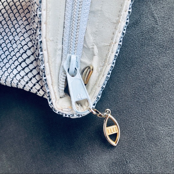 Vintage White Mesh purse - Picture 3 of 9